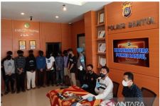 Sok Jago di Jalanan Menenteng Sajam, Nyali 17 Remaja Ini Menciut di Kantor Polisi - JPNN.com Jogja