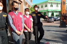 2 Mafia Pembobol Bank Pakai Rompi Merah Kejaksaan, Digelandang ke Rutan Cebongan - JPNN.com Jogja