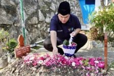 Ziarah ke Makam Buya Syafii Maarif, Erick Thohir Cerita Kenangan Tak Terlupakan - JPNN.com Jogja