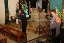 5 Gereja di Bantul Sudah Disterilisasi Tim Gegana, Aman untuk Ibadah Natal - JPNN.com Jogja
