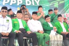 Sandiaga Pakai Peci Hitam dan Celana Hijau, Mantap Bergabung dengan PPP? - JPNN.com Jogja