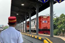 8 Kereta Api Ini Berpenampilan Baru Saat Natal dan Tahun Baru 2025 - JPNN.com Jogja