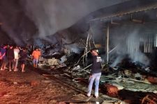 Gudang Sembako di Angsana Tanbu Terbakar, Terdengar Suara Letupan - JPNN.com Kalsel