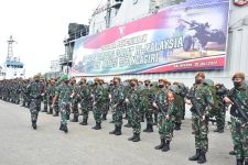 450 Prajurit TNI Bersenjata Tiba di Balikpapan, Mayjen Tri Sampaikan Pesan, Tegas! - JPNN.com Kaltim