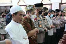 Ikut Salat Gaib untuk Korban Gempa Cianjur, Irjen Imam Sugianto Sampaikan Doa Ini - JPNN.com Kaltim