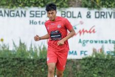  Bek Arema FC Resmi Gabung Skuad Pesut Etam dengan Status Pinjaman - JPNN.com Kaltim