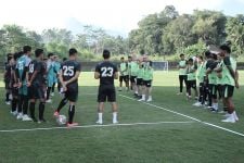  Pelatih Baru PSS Sleman Agendakan 5 Laga Uji Coba, Salah Satunya dengan Borneo FC - JPNN.com Kaltim