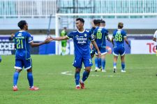 Kontrak Kembali Diperpanjang Persib, Eks Gelandang Borneo FC Abdul Aziz Ungkap Harapannya - JPNN.com Kaltim