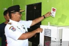 Pj Gubernur Kaltim Mencoblos di TPS 006 Kelurahan Jawa, Hanya Bisa Pilih Presiden dan Wapres - JPNN.com Kaltim