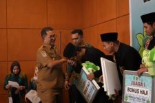 Kafilah Kaltim Peraih Juara Pertama di MTQ Nasional XXX Diganjar Hadiah Haji Plus - JPNN.com Kaltim