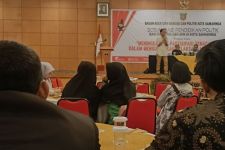 Genjot Partisipasi Pemilih Pemula di Pilkada 2024, KPU Samarinda Gandeng Guru SMA - JPNN.com Kaltim