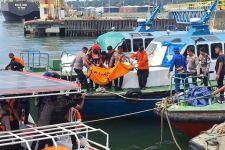 Satu Korban Kapal Feri KMP Muchlisa Tenggelam Ditemukan, 1 ABK Perempuan Masih Dicari - JPNN.com Kaltim