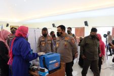 Polda Siapkan 700 Dosis Vaksin untuk Masyarakat Pesawaran - JPNN.com Lampung
