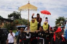 Camat Way Tenong Beber Penyambutan Bupati Parosil Mabsus Memakai Budaya Jawa Barat - JPNN.com Lampung