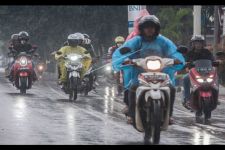 Prakiraan Cuaca Lampung, Sebagian Wilayah Hujan Lebat dan Angin Kencang, Waspada - JPNN.com Lampung