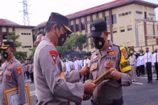 Personelnya Lakukan Ini, Kapolda Lampung Hendro Sugiatno Berikan Penghargaan  - JPNN.com Lampung