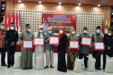 Usai Berikan Bantuan, Eva Dwiana Minta Ini kepada Pengurus Ponpes - JPNN.com Lampung