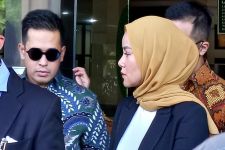 Datang ke Pengadilan Agama Bareng, Olla Ramlan dan Aufar Terlihat Mesra - JPNN.com Lampung