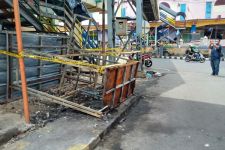 Diduga Kena Bom Rakitan, Pos Penarikan Retribusi Terbakar, Polisi Temukan Barang Ini - JPNN.com Lampung