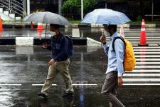 Prakiraan Cuaca Hari Ini, Sebagian Wilayah Pesisir Hujan Lebat dan Angin Kencang - JPNN.com Lampung