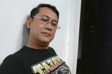 Denny Siregar Mengabarkan Kondisi Ade Armando Pasca Diamuk Pedemo 11 April - JPNN.com Lampung