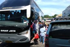 Pelabuhan Merak Banten Mulai Macet, Bus Mengalami Keterlambatan 5-7 Jam - JPNN.com Lampung