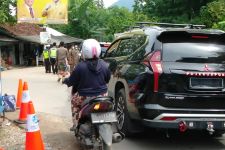 Lebaran Ketiga, Jalan Menuju Tempat Wisata Pantai Padat - JPNN.com Lampung