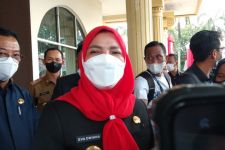 Mulai Besok, Bandar Lampung Terapkan PTM 100 Persen, Ini Pesan Penting Eva Dwiana - JPNN.com Lampung
