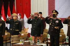 Gubernur Lampung Mengikuti Upacara Hari Lahir Pancasila, Lihat Tuh Posenya Pas Hormat - JPNN.com Lampung
