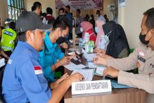 PWI Mesuji Donor Darah di Mapolres - JPNN.com Lampung