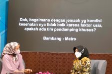 Dokter Zam Zanaria Berikan Tips Sehat kepada Calon Jemaah Haji - JPNN.com Lampung