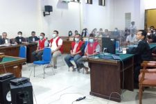 Seusai Menjalani Persidangan, 4 Terdakwa Peredaran Pupuk Ilegal Jadi Tahanan Kota - JPNN.com Lampung