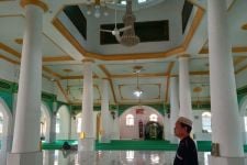 Meski Diterjang Tsunami, 6 Tiang Masjid Jami' Al-Anwar Masih Berdiri Kokoh Sejak 1839 - JPNN.com Lampung