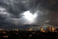 Prakiraan Cuaca Besok di Lampung, Beberapa Wilayah Hujan Lebat, Simak! - JPNN.com Lampung