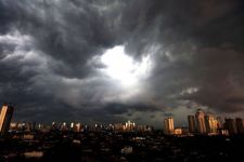 Prakiraan Cuaca di Lampung dan Sekitarnya, 7 Wilayah Hujan Lebat Disertai Angin Kencang - JPNN.com Lampung