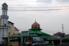 Masjid Jami' Al-Yaqin Salah Satu Cikal Bakal Pusat Kegiatan Umat Islam di Lampung - JPNN.com Lampung