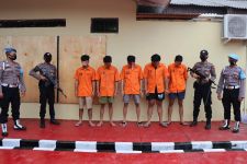 5 Pengedar Narkotika Diringkus Polres Pringsewu, Melakukan Transaksi di Dekat Mapolsek - JPNN.com Lampung