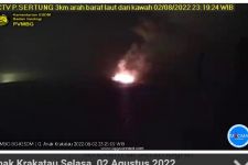 Waspada! Selama 2 Hari Gunung Anak Krakatau Erupsi Sebanyak 7 Kali, Lihat Tuh Apinya - JPNN.com Lampung