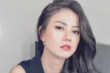 Nita Gunawan Unggah Foto Adegan Panas di Ranjang, Matanya Merem Hingga Tak Terlihat  - JPNN.com Lampung