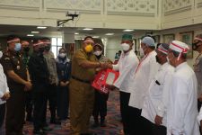 Puluhan Eks Anggota Khilafatul Muslimin Mendatangi Kantor Gubernur Lampung, Lihat Tuh  - JPNN.com Lampung