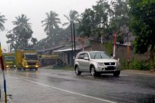 Info BMKG: Beberapa Wilayah Lampung Lebat, Hujan Petir, Disertai Angin Kencang, Waspada  - JPNN.com Lampung