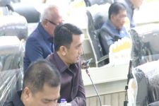 Saat Paripurna, Tiba-tiba Sekretaris Fraksi PKS DPRD Lampung Interupsi, Sampaikan Penolakan BBM Naik - JPNN.com Lampung