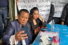 Hotman Paris Minta KPK Turun Tangan Mengatasi Masalah Guru PPPK di Bandar Lampung - JPNN.com Lampung