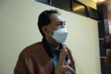 Tim Penyidik KPK Periksa Rektor Untirta, Ternyata Sahabat Prof Karomani - JPNN.com Lampung