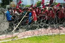 Pedemo Sampaikan 9 Aspirasi di Depan Pemprov Lampung,  Wakil Rakyat Ini Langsung Merespons - JPNN.com Lampung