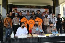3 Pria Berjualan Sabu-sabu Keliling Kampung, Polres Way Kanan Langsung Bertindak - JPNN.com Lampung