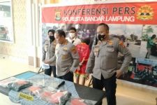 Pelaku Penusukkan di Bandar Lampung Terancam Hukuman 15 Tahun Penjara - JPNN.com Lampung
