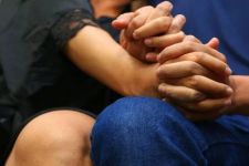 8 Manfaat Mandi Bersama Pasangan, Simak Penjelasannya di Sini - JPNN.com Lampung