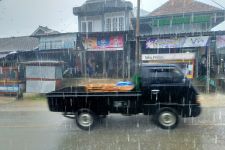 Masyarakat Lampung Waspada, 14 Daerah Ini Mengalami Cuaca Ekstrem  - JPNN.com Lampung