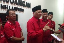 HUT ke-50 PDIP, Kader Membagikan Makanan Kepada Ibu Hamil untuk Mengurangi Angka Stunting  - JPNN.com Lampung
